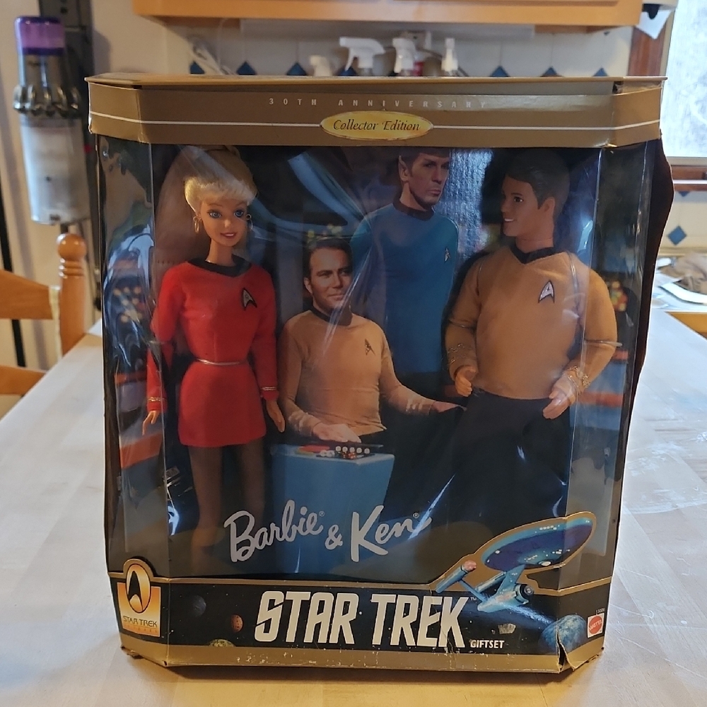 Barbie & Ken Star Trek Collector Edition Set 1996 never opened
